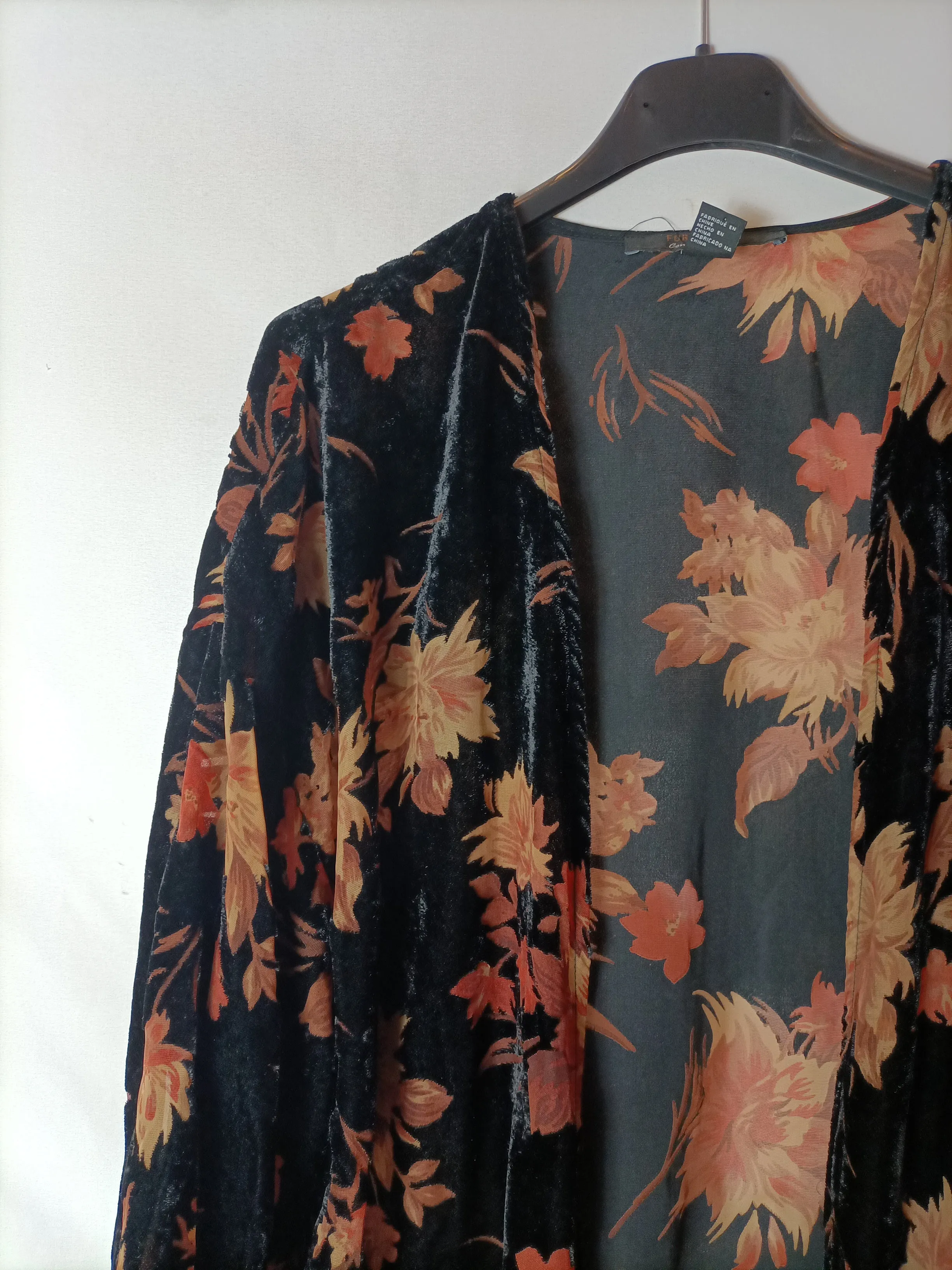 FOREVER21. Kimono flores terciopelo T.s
